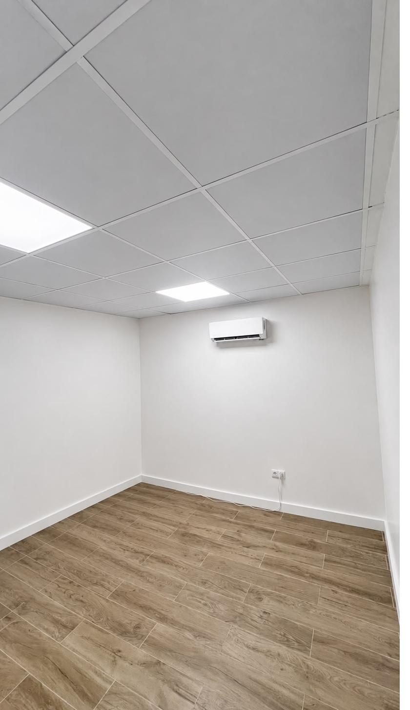 Gabinete 4 — escritório privado de 12 m² no D'Faro Business Center, Faro